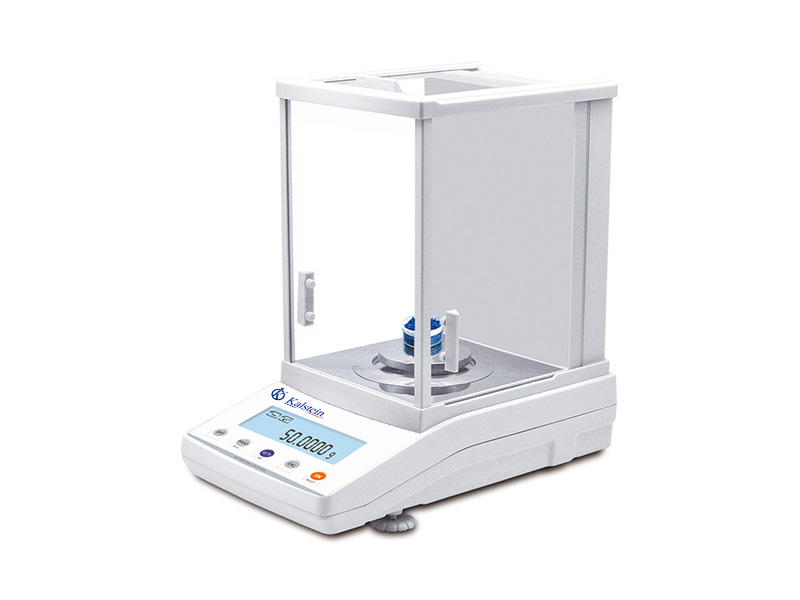 Balanza Analítica de Calibración Interna YR05579: Integración en Procesos de Campo