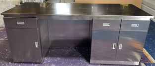 Mesa de Trabajo de Laboratorio de Acero Inoxidable 304 YR06013-3: Calidad y Durabilidad